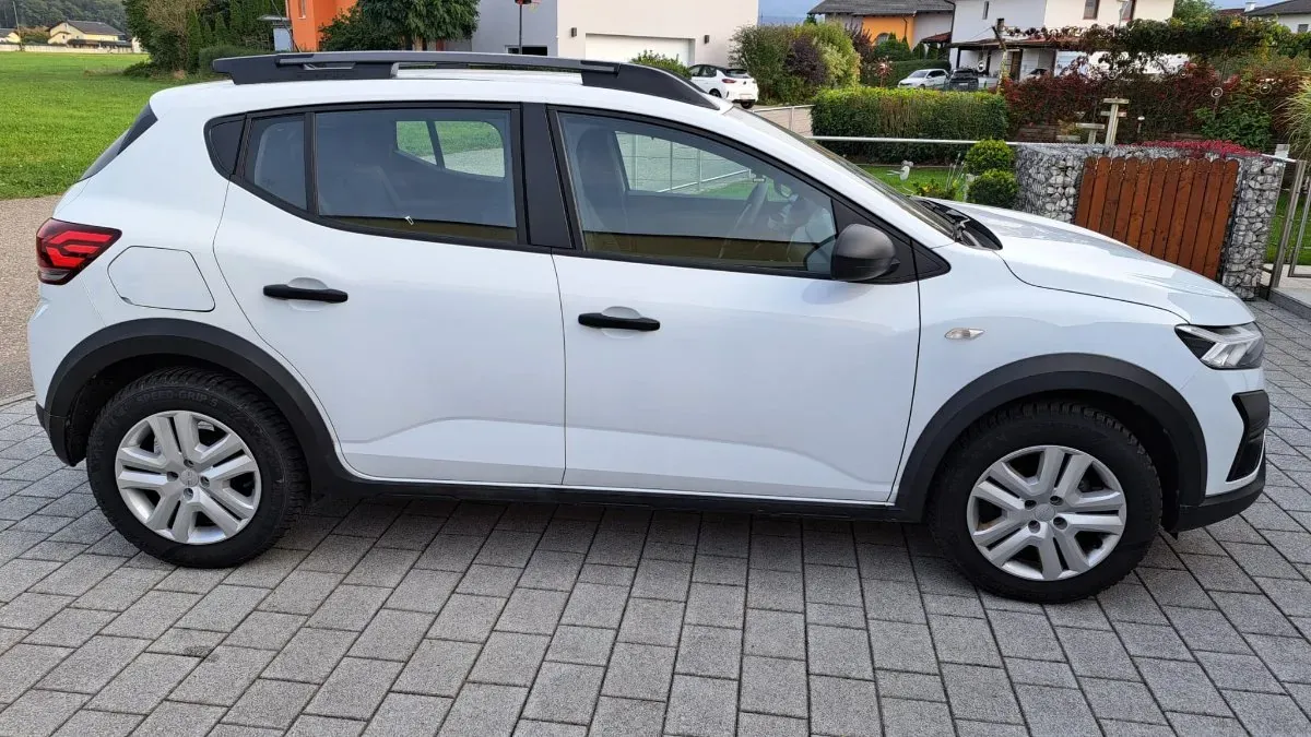 Dacia Sandero 2024 photo 2