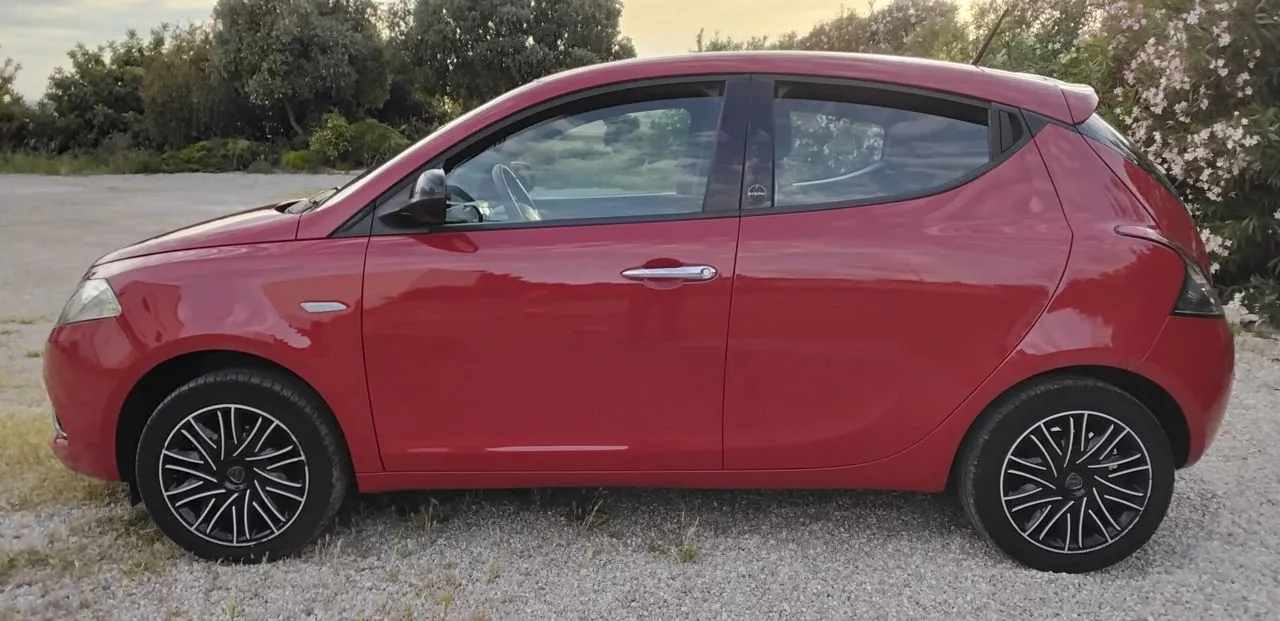 Lancia Ypsilon 2021 photo 2