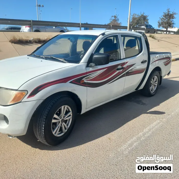 Mitsubishi Other 2010 photo 2