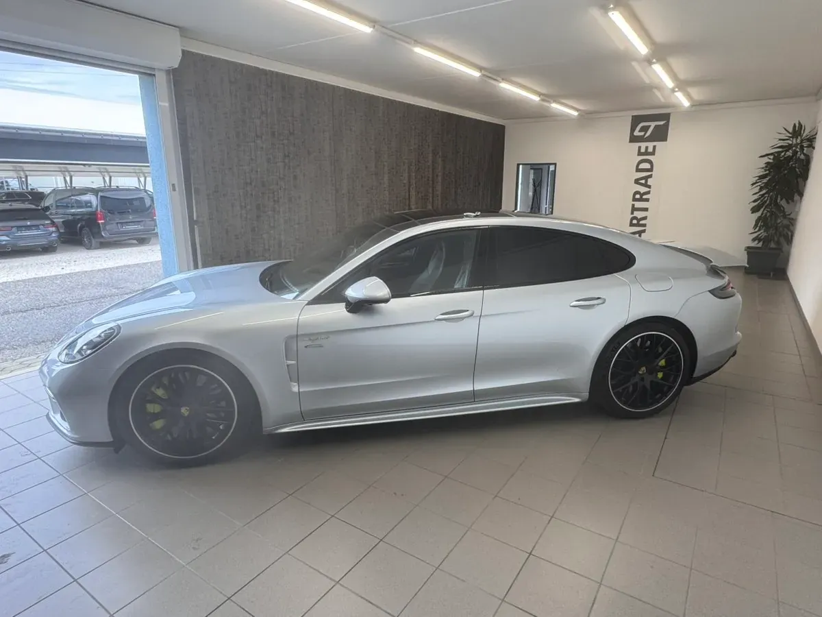 Porsche Panamera 2019 photo 3