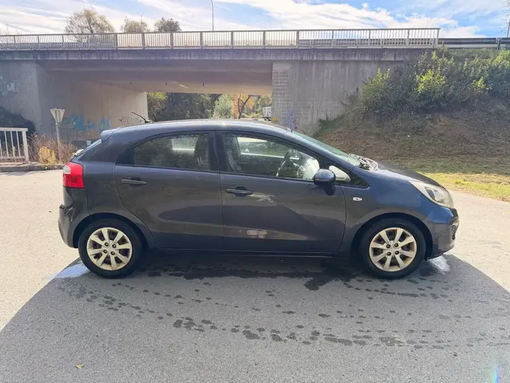 Kia Rio 2013 photo 3