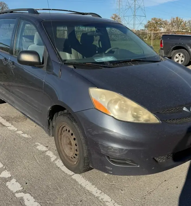 Toyota Sienna 2006 photo 2