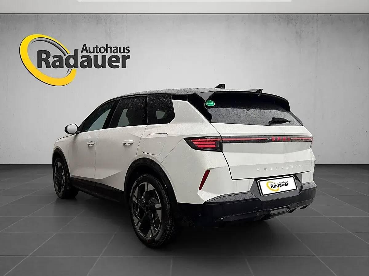 Opel Grandland photo 3