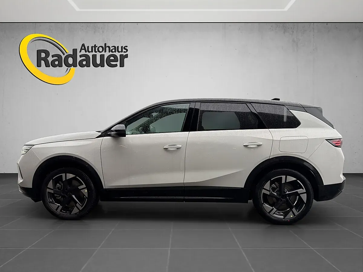 Opel Grandland photo 2