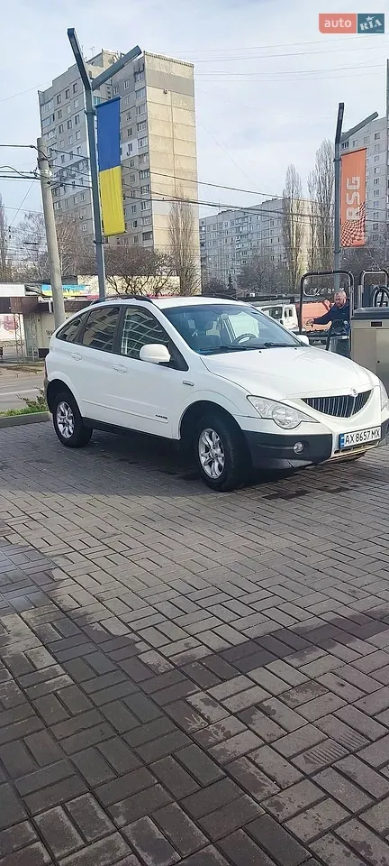 KG Mobility Actyon 2011 photo 2
