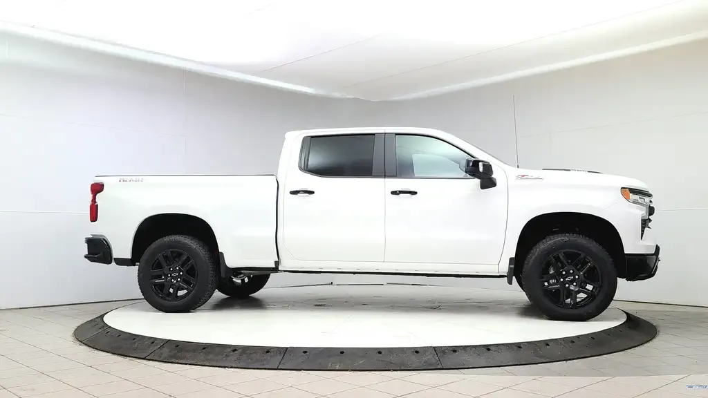 Chevrolet Silverado 1500 2026 photo 2