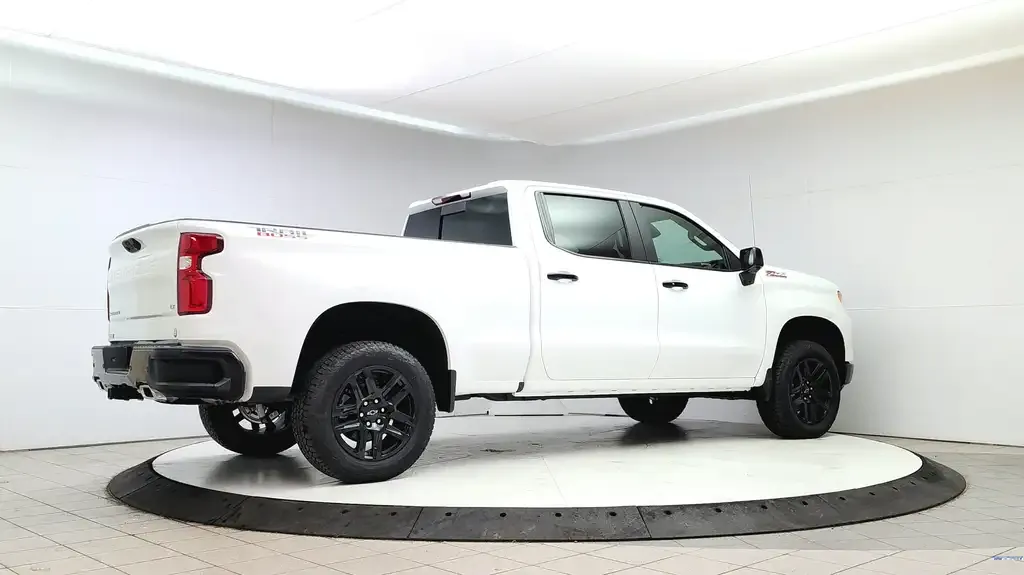 Chevrolet Silverado 1500 2026 photo 3
