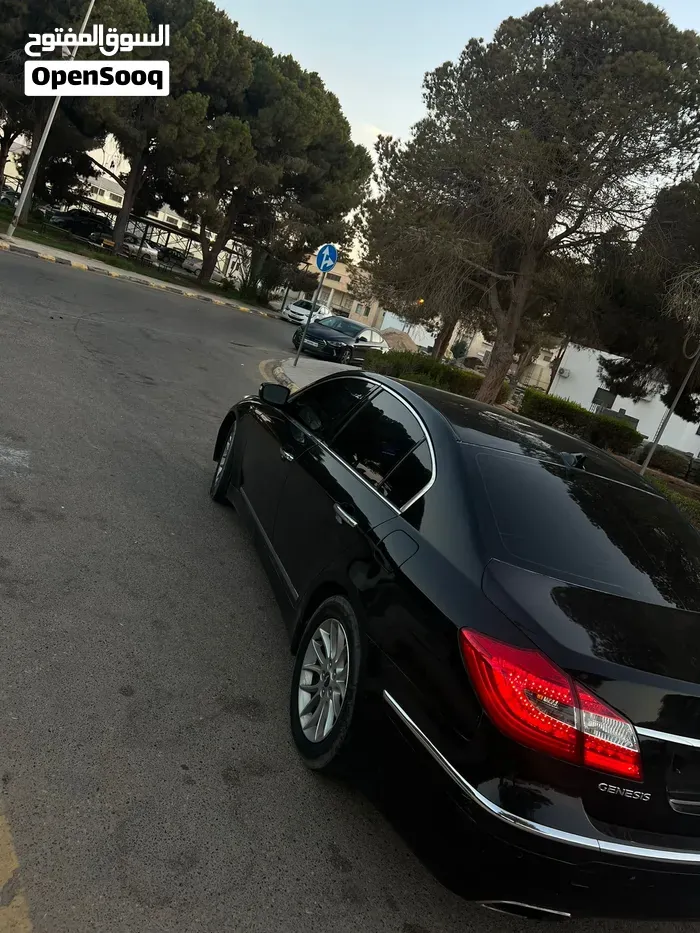 Genesis G80 2012 photo 4