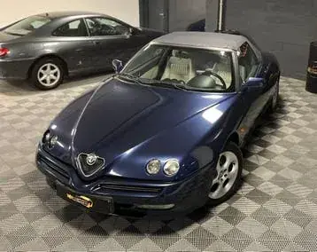 Alfa Romeo Spider 2001 photo 2