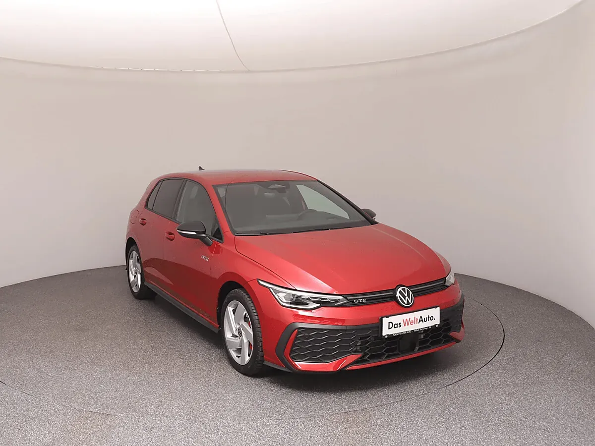 Volkswagen Golf 2025 photo 2