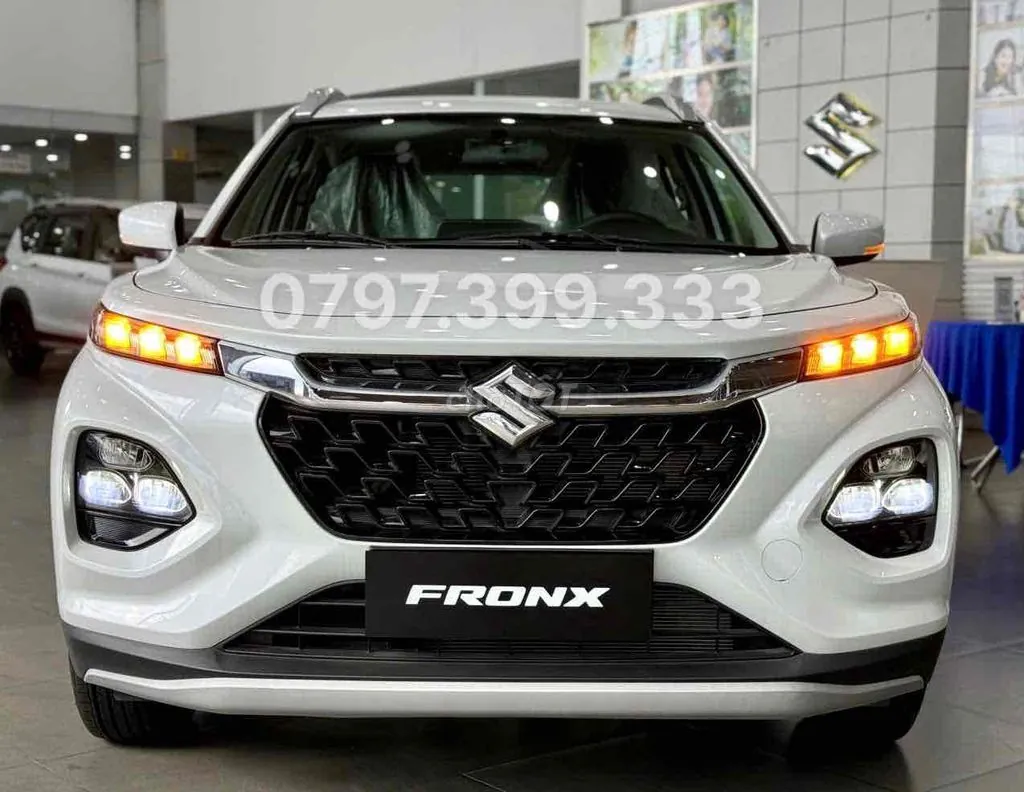 Suzuki Fronx photo 2