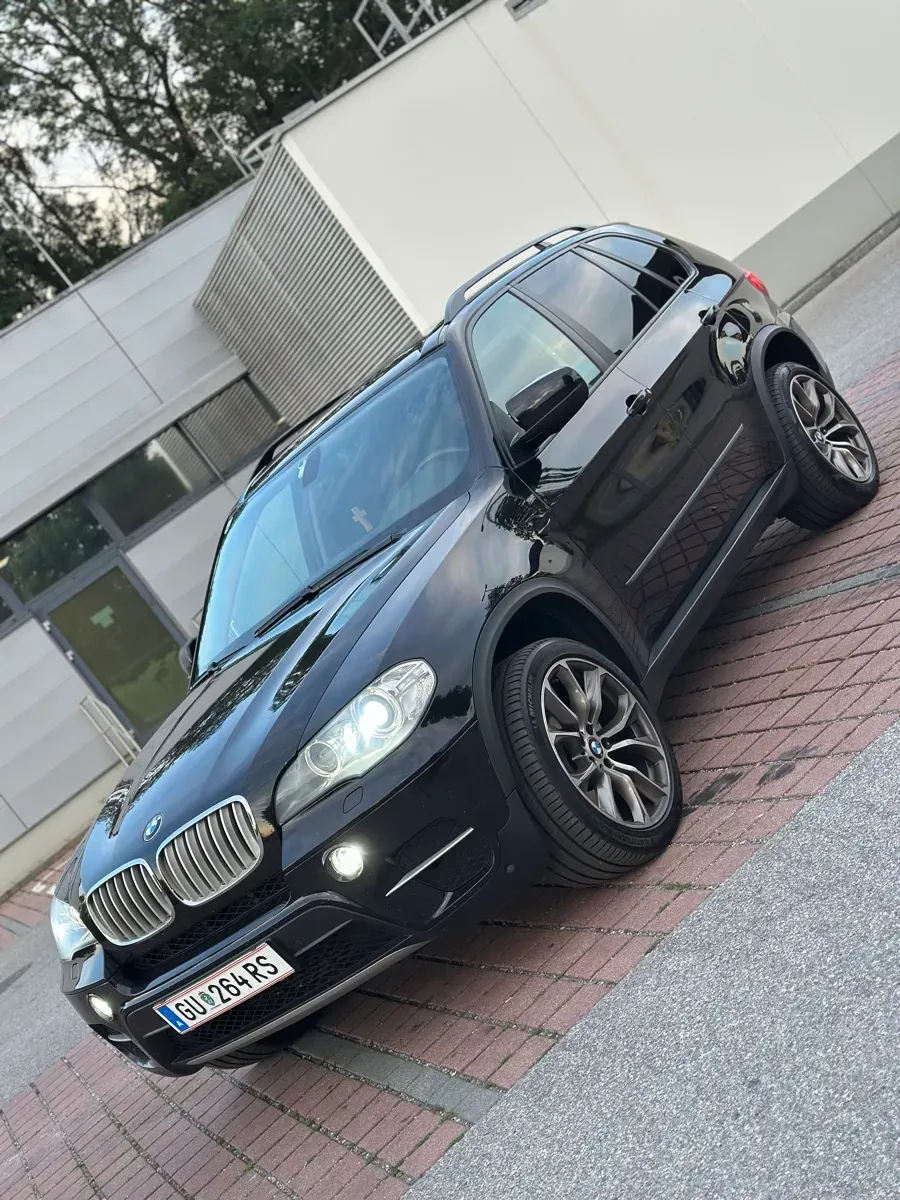 BMW X5 2011 photo 2