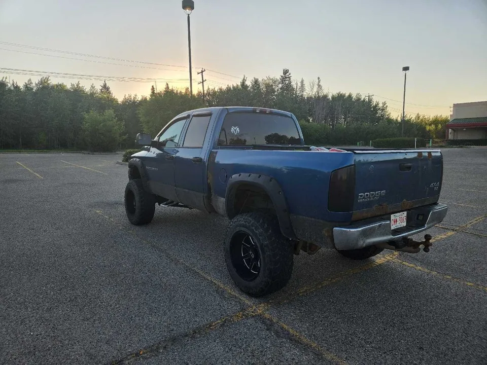 Dodge Ram 2500 2004 photo 3