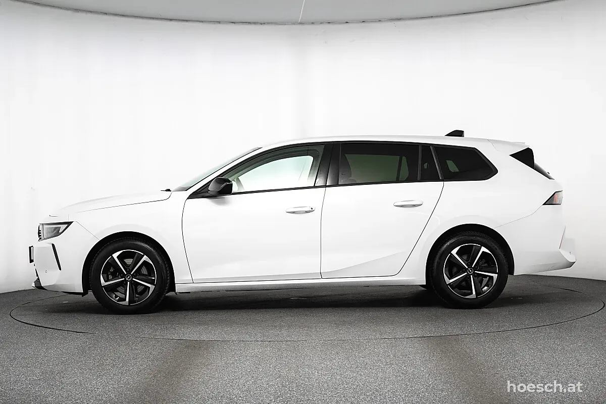 Opel Astra 2024 photo 3