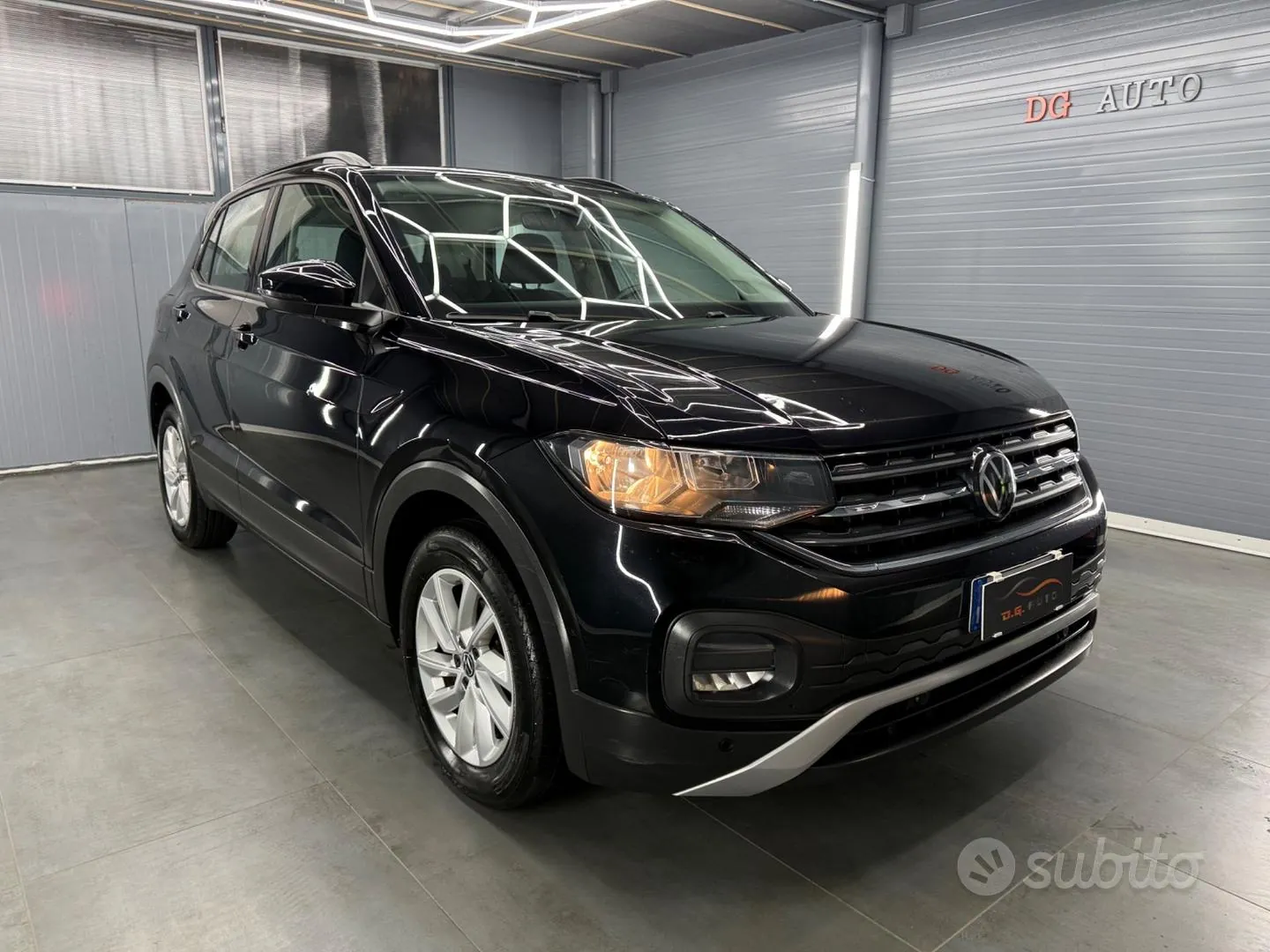 Volkswagen T-Cross 2023 photo 2