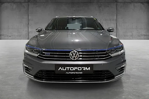 Volkswagen Passat 2017 photo 2