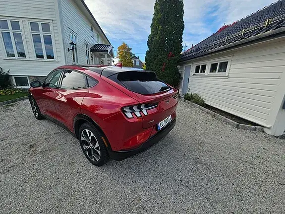 Ford Mustang Mach-E 2022 photo 3