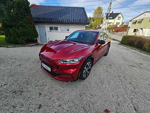 Ford Mustang Mach-E 2022 photo 2