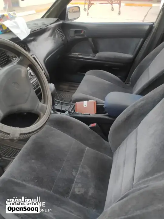 Toyota Crown 1995 photo 3