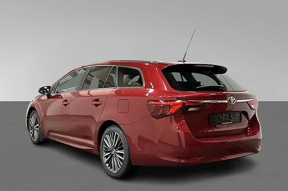 Toyota Avensis 2017 photo 3
