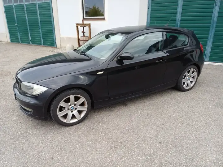 BMW 1 Series 2009 photo 2