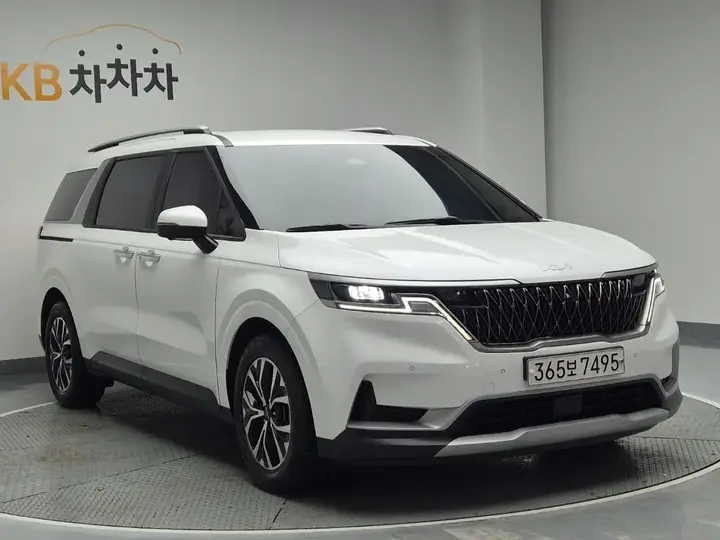 Kia Carnival 2022 photo 4