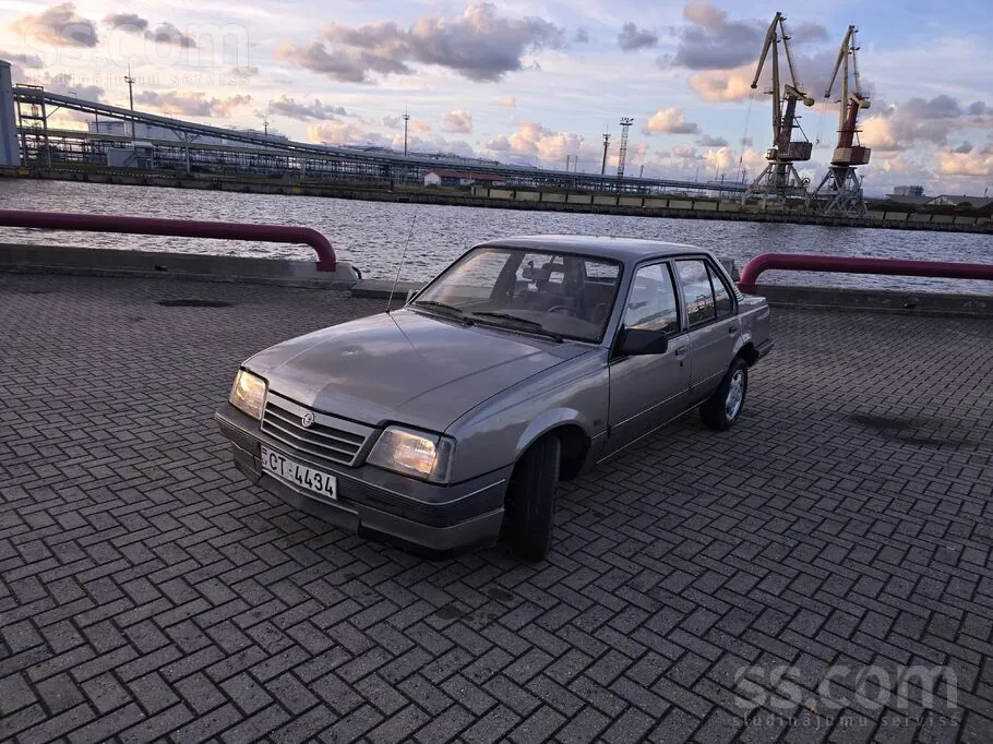 Opel Ascona 1987 photo 2