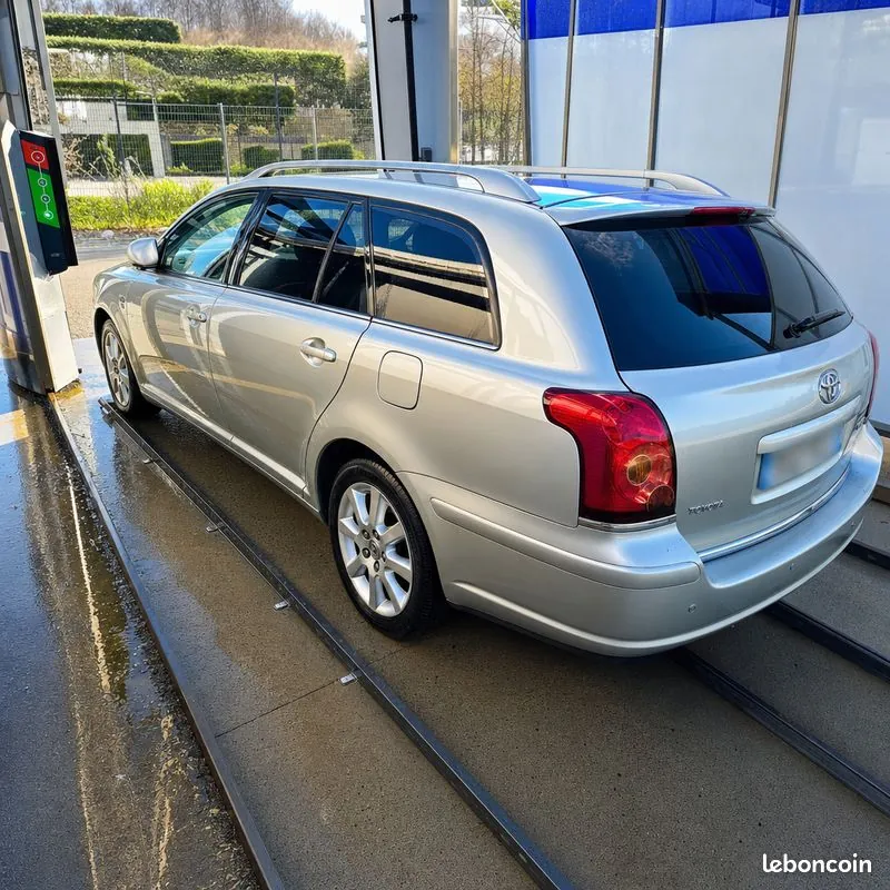 Toyota Avensis 2006 photo 2