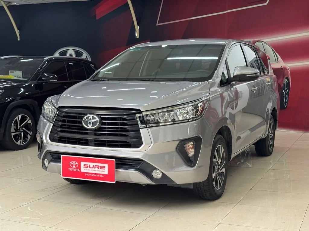 Toyota Innova 2022 photo 2