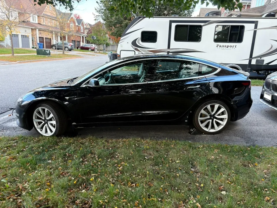 Tesla Model 3 2018 photo 2