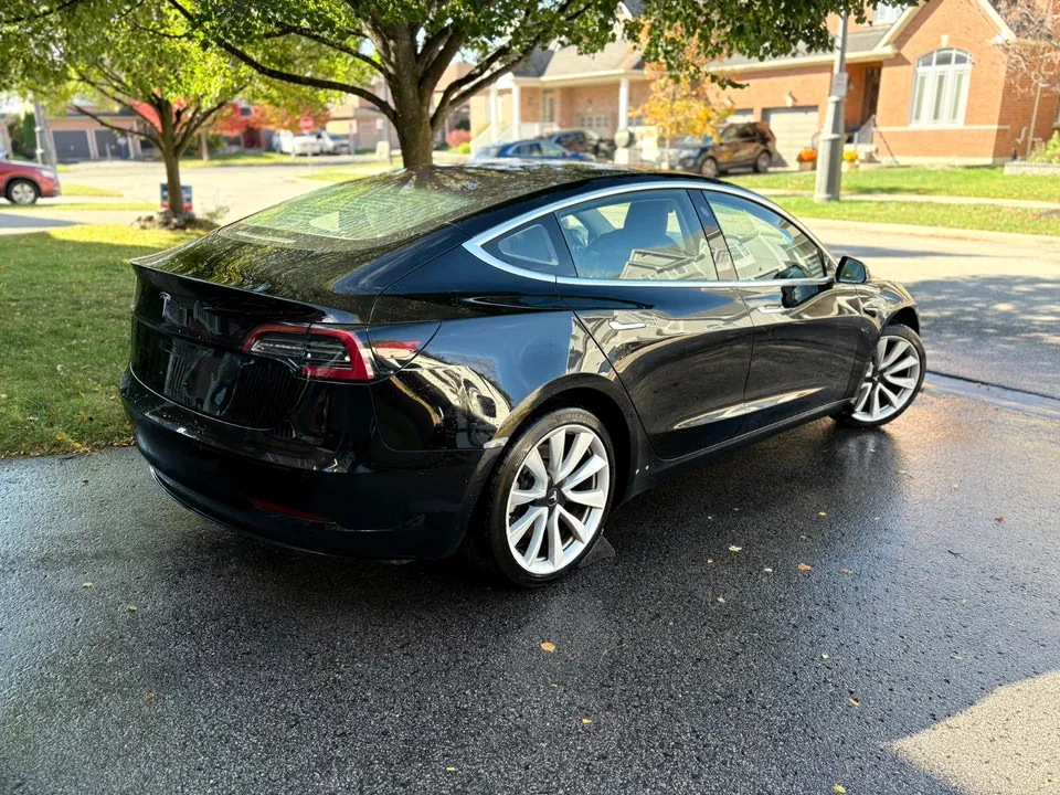 Tesla Model 3 2018 photo 4