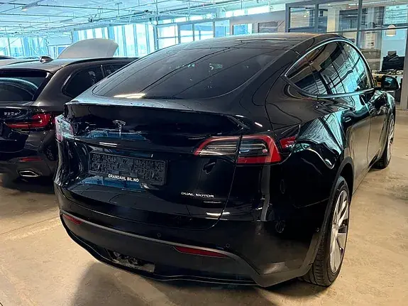 Tesla Model Y 2022 photo 5