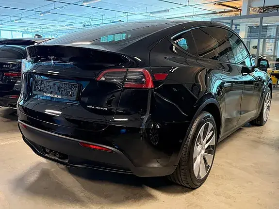 Tesla Model Y 2022 photo 4