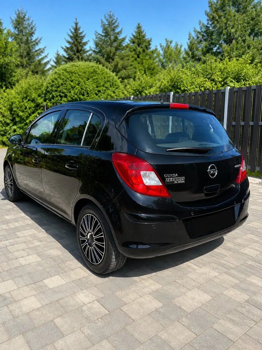 Opel Corsa 2012 photo 2