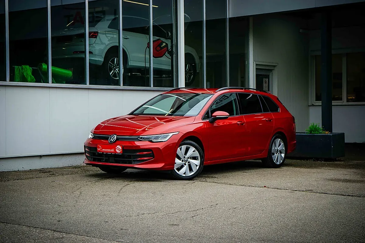 Volkswagen Golf 2024 photo 3
