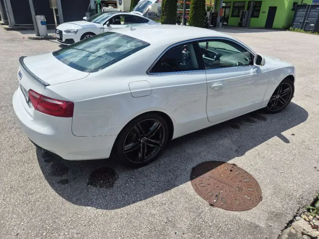 Audi A5 2010 photo 3