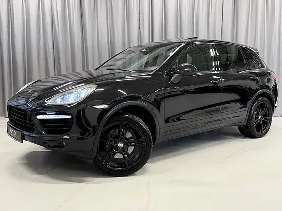 Porsche Cayenne 2012 photo 2