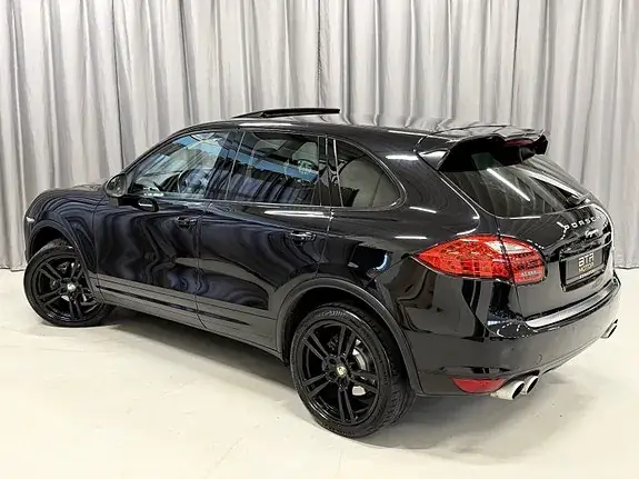 Porsche Cayenne 2012 photo 4