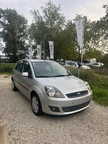 Ford Fiesta 2006 photo 2