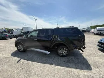 Mitsubishi L200 2017 photo 2