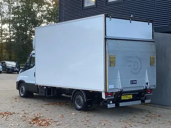 Iveco Daily 2021 photo 3