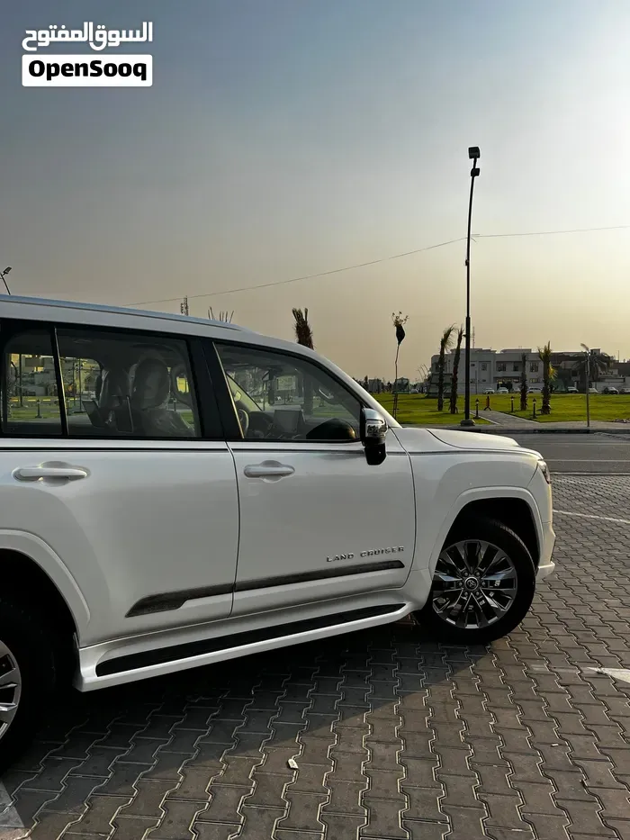 Toyota Land Cruiser 2023 photo 3