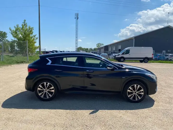 Infiniti Qx30 2017 photo 5