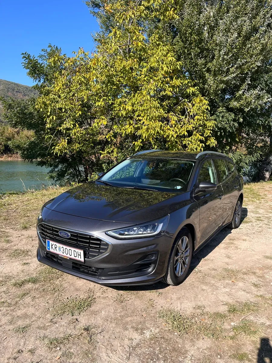 Ford Focus 2023 photo 2