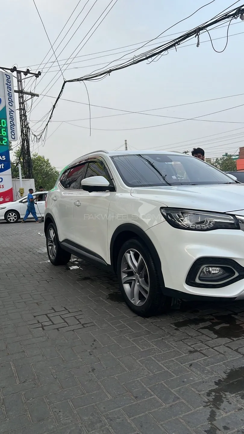 MG Hs