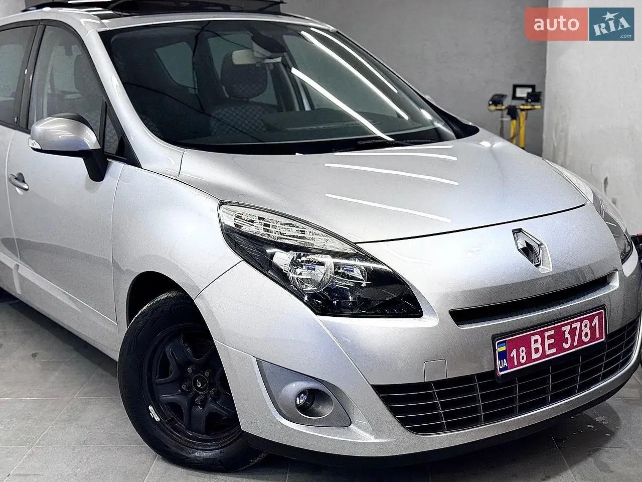 Renault Grand Scenic 2011 photo 3