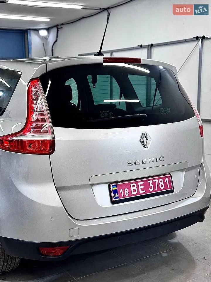 Renault Grand Scenic 2011 photo 4