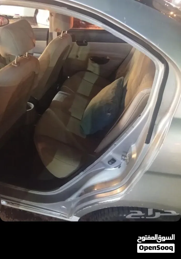 Hyundai Accent 2009 photo 4
