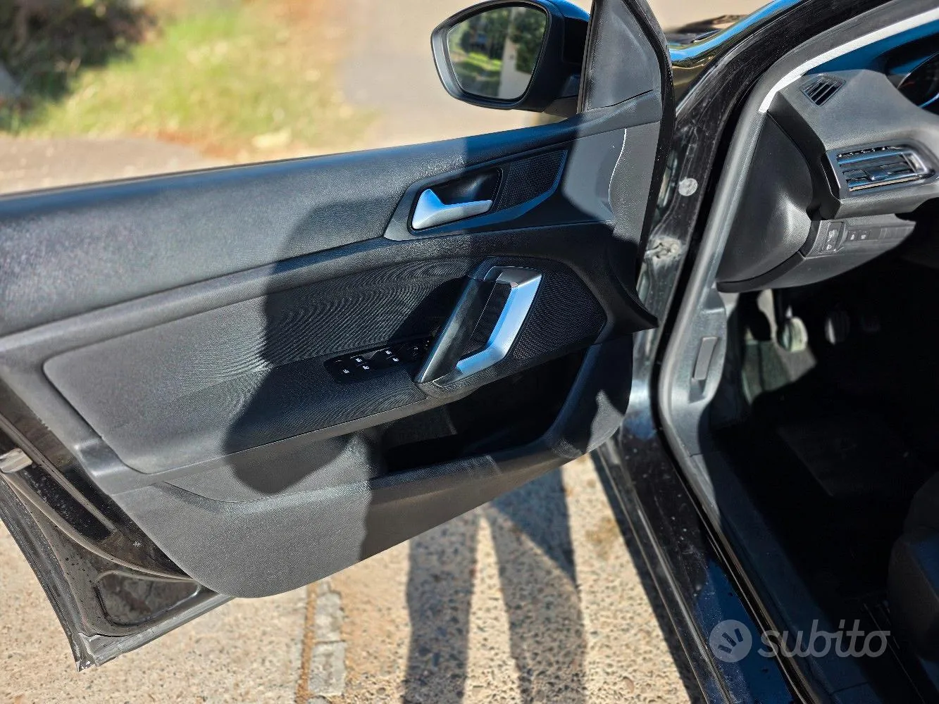 Peugeot 308 2015 photo 4