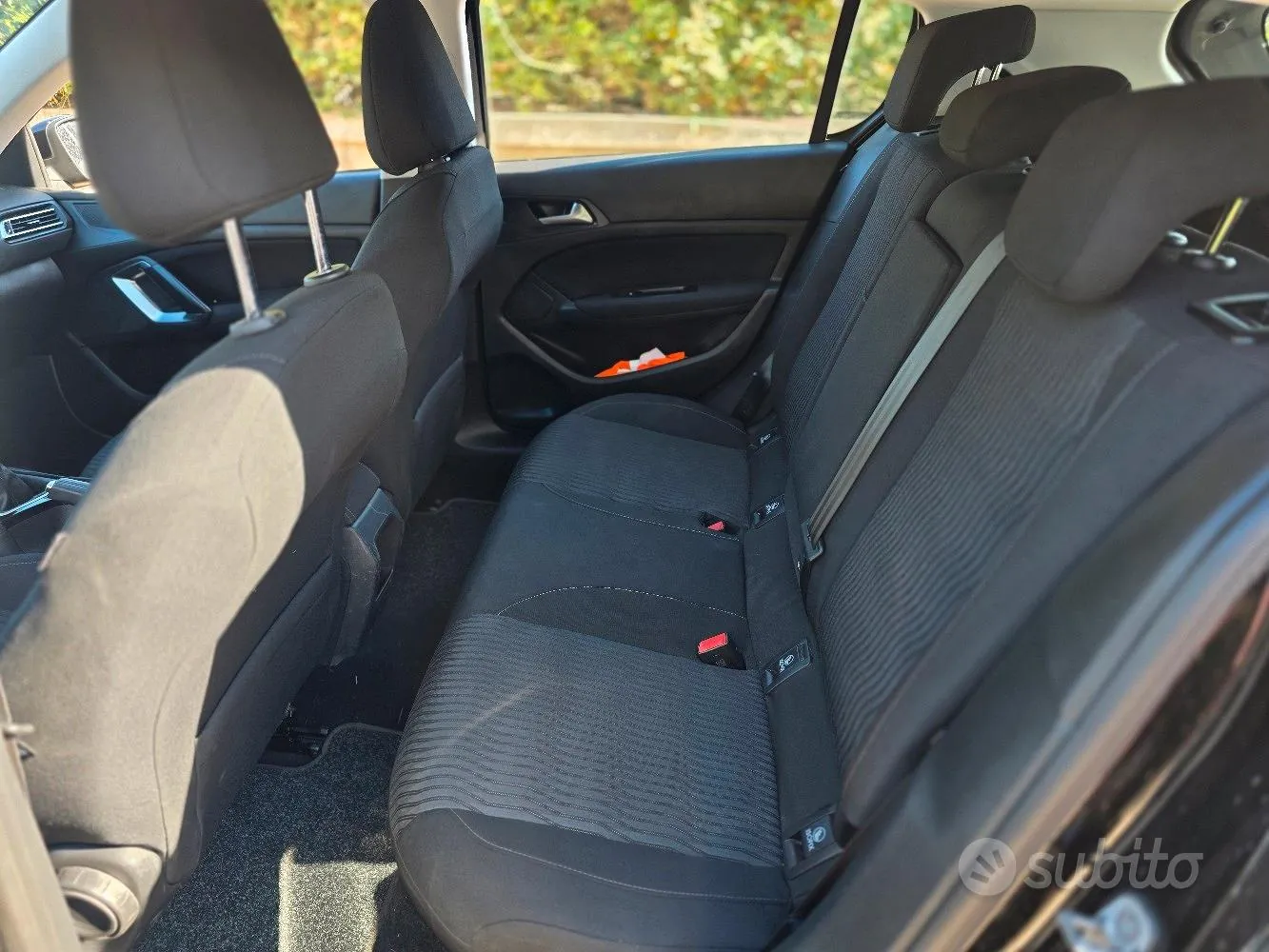 Peugeot 308 2015 photo 3